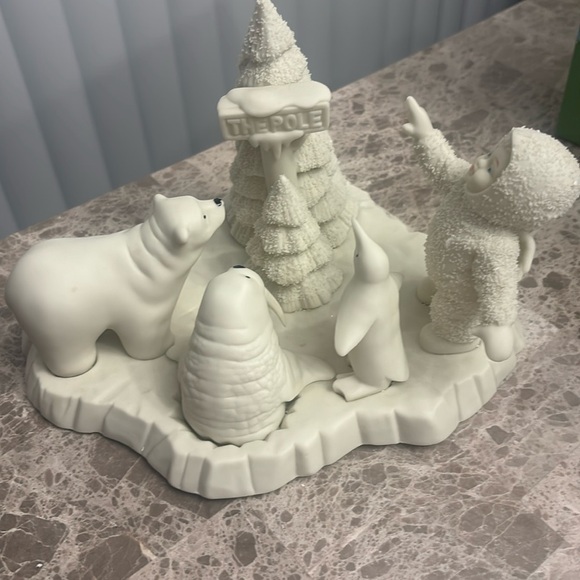 Vintage Snowbabies! “This is where we live” - Picture 1 of 3